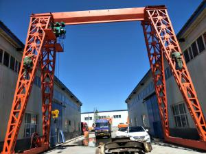 上包下花式單梁門式起重機